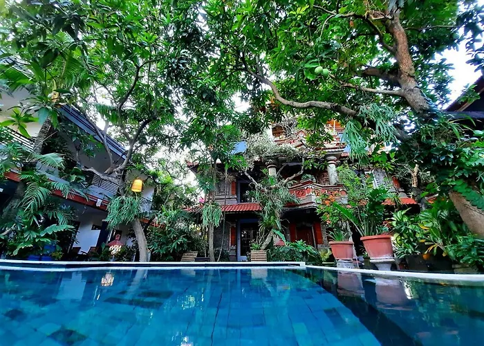 Pendawa Gapura Kuta Kuta (Bali)